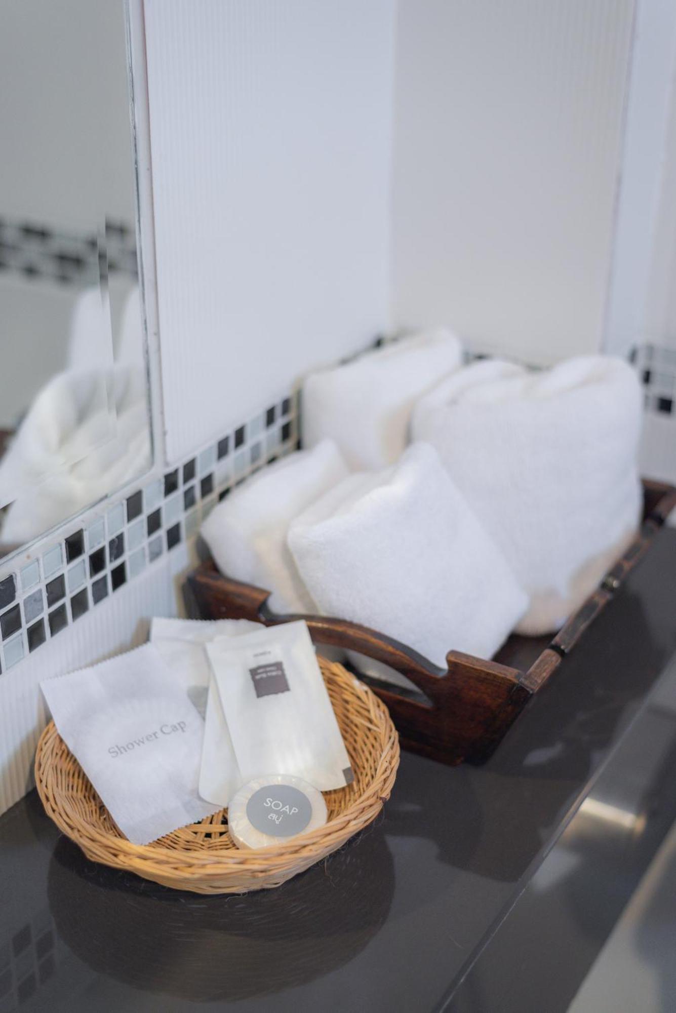 Manee Cool Mueang Hotel Chiang Mai Eksteriør billede