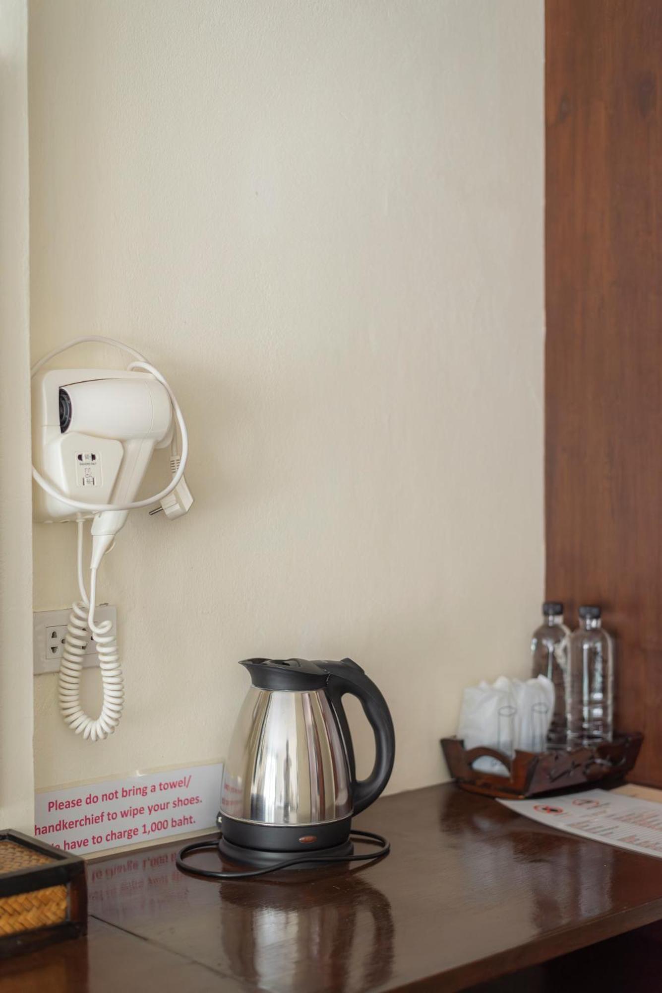 Manee Cool Mueang Hotel Chiang Mai Eksteriør billede